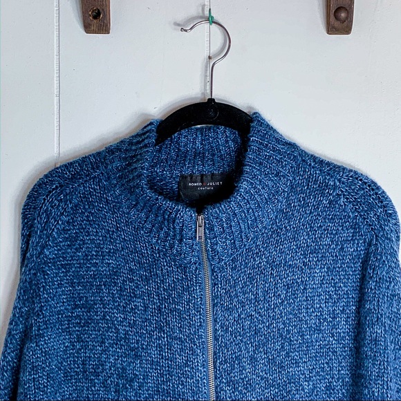 [SALE]  Romeo & Juliet couture knit zip up sweater - Picture 2 of 8